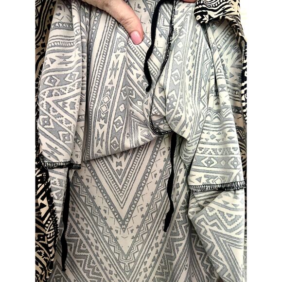 Women's Misia Short Dress Size Medium Chevron Tribal Geometric Tunic Cinch - Picture 5 of 7